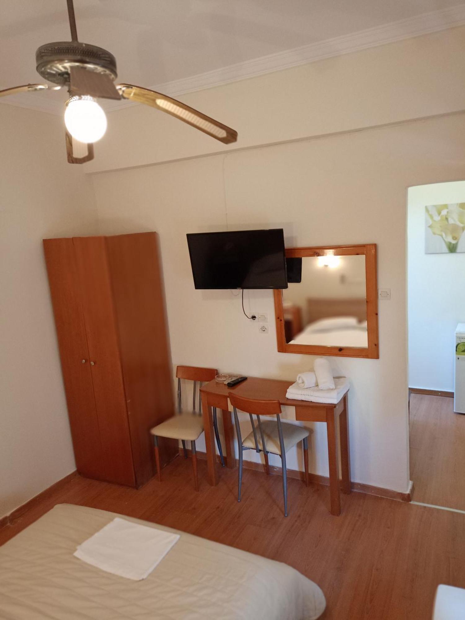 Efstratios Hotel Loutra Edipsou  Pokoj fotografie